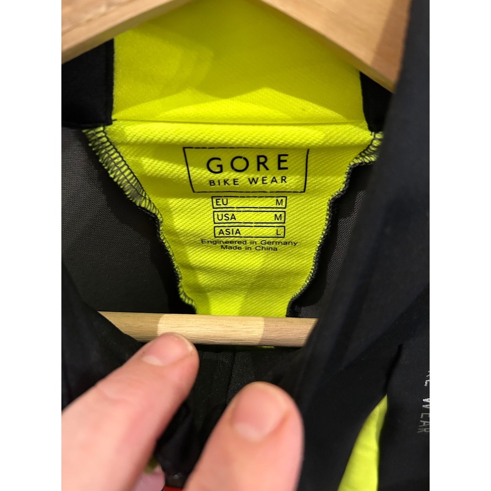 GORE BIKE WEAR Windstopper Cycling Jacket Men's Medium Black Neon Yellow - Picture 5 of 8
